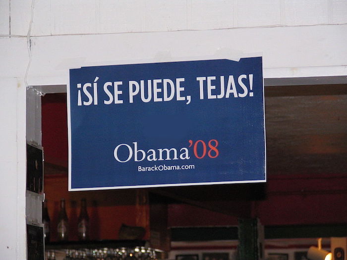 Obama campaign slogan in Spanish: Sí, se puede!